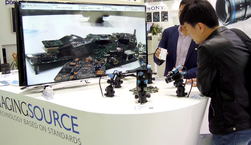 USB 3.0 42 MP, GigE33e series, GigE zoom and board-level cameras displayed at Vision China Shanghai 2017.