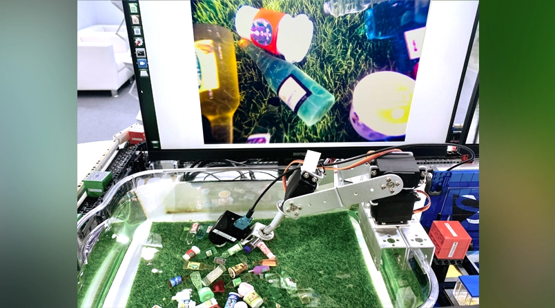 水下展示: 通過IP67認證的FPD-Link III相機即使在水下也能提供高品質的圖像，使系統能夠定位和拾取水面以下的塑膠“垃圾”。