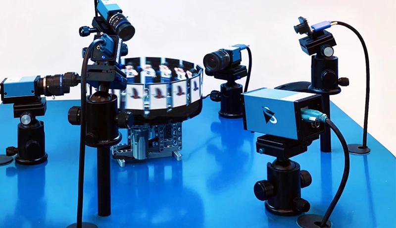 通过西洋镜(zoetrope)原理,可充分展现每台相机不同的感光特性以及不同帧速率的变化。
